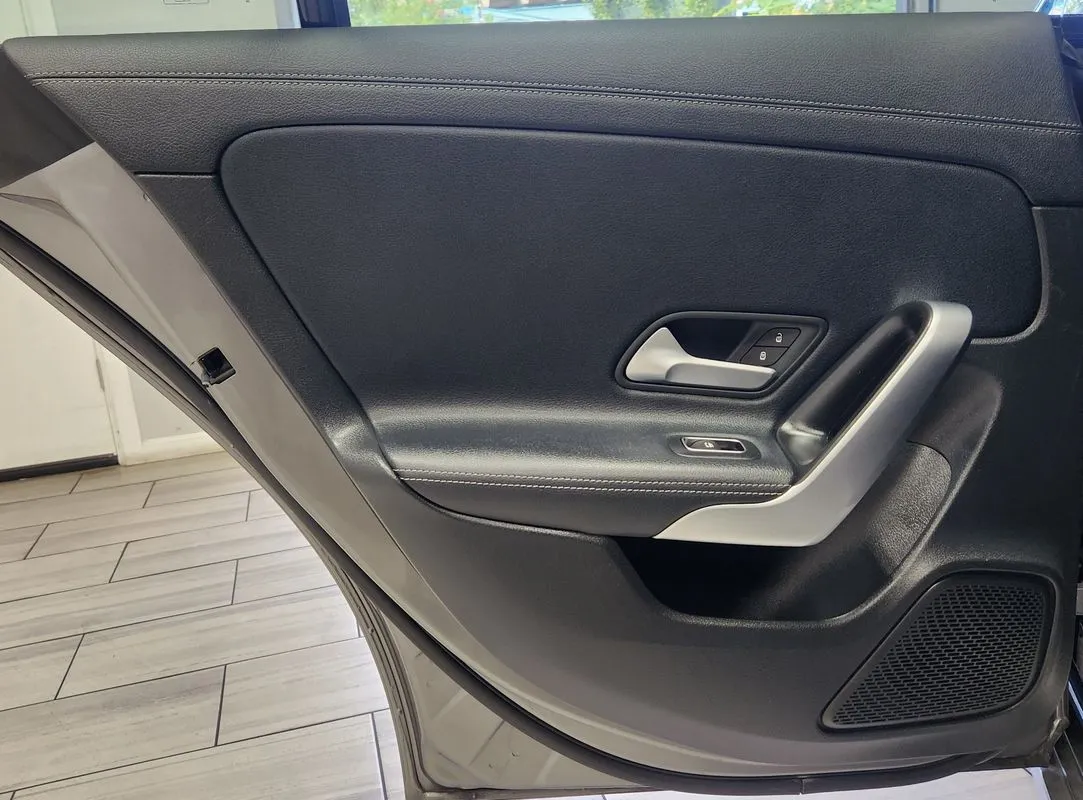 Mercedes-Benz CLA 250 photo 12