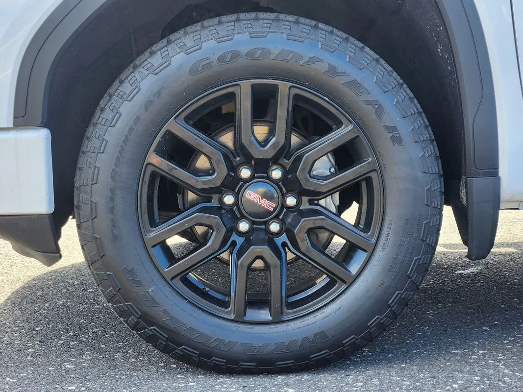 GMC Sierra photo 9