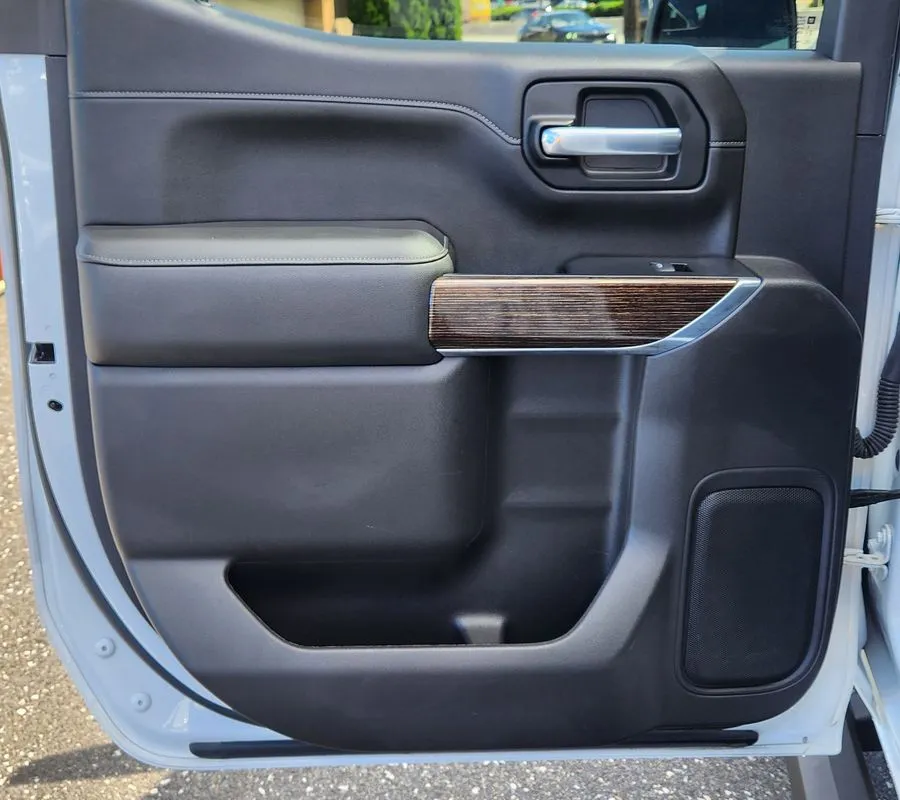 GMC Sierra photo 12