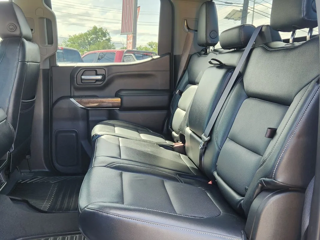 GMC Sierra photo 13