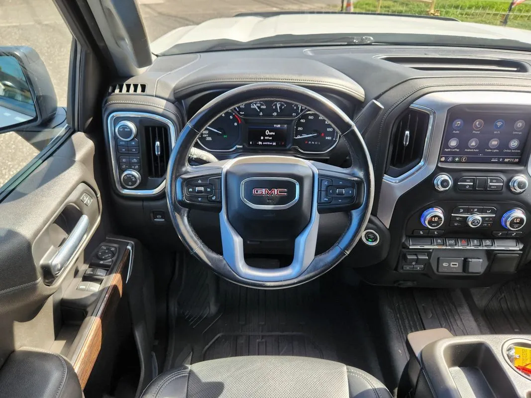 GMC Sierra photo 15