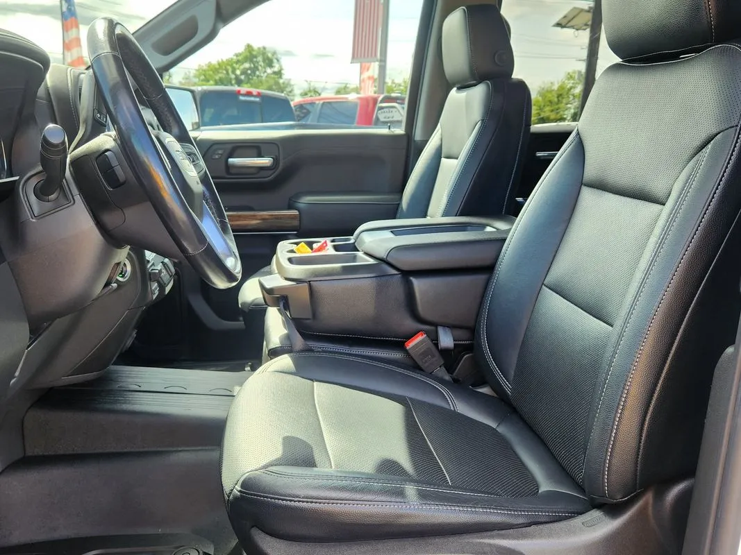 GMC Sierra photo 11