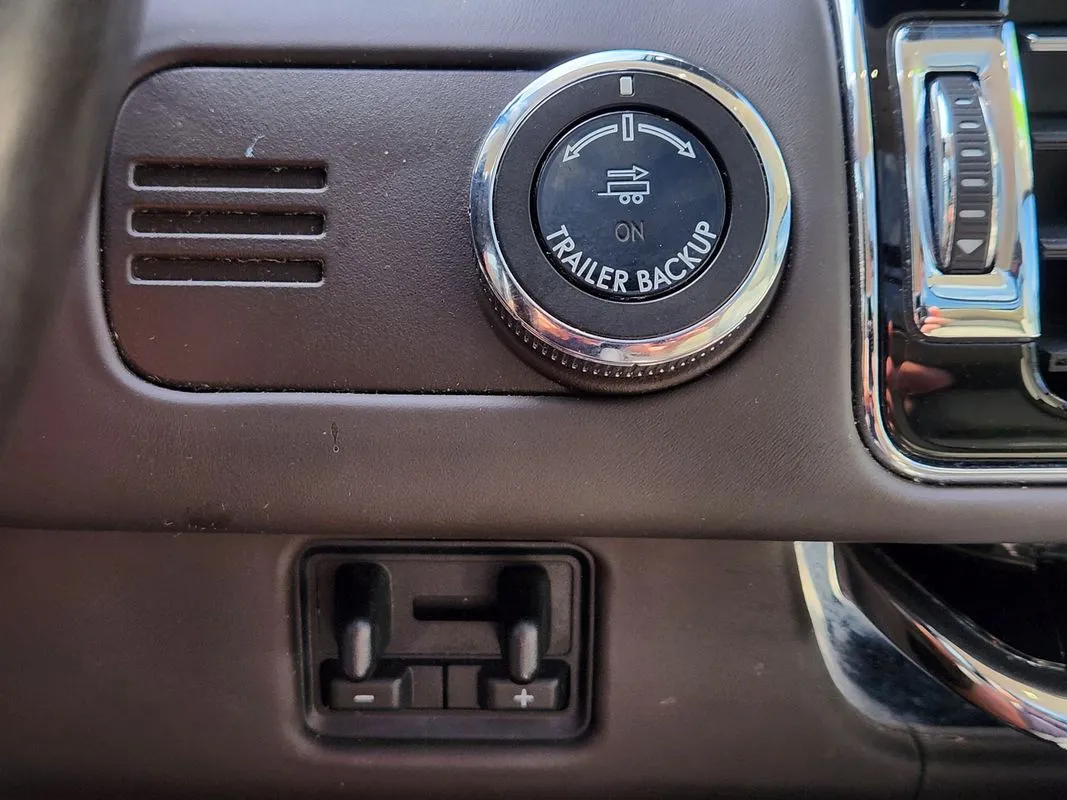 Lincoln Navigator photo 27