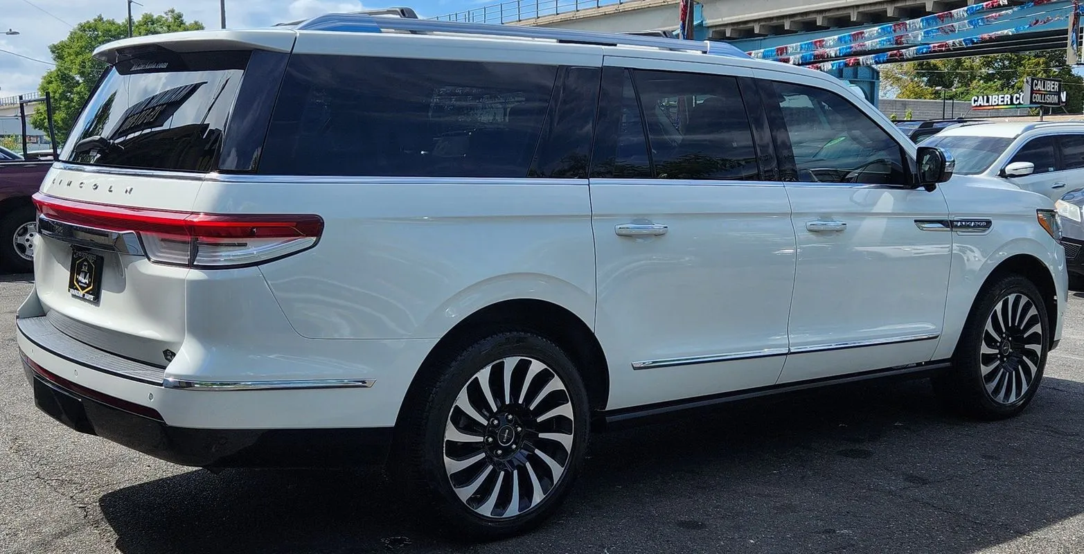 More photos of 2022 Lincoln Navigator Black Label L at Torresdale Ave, PA