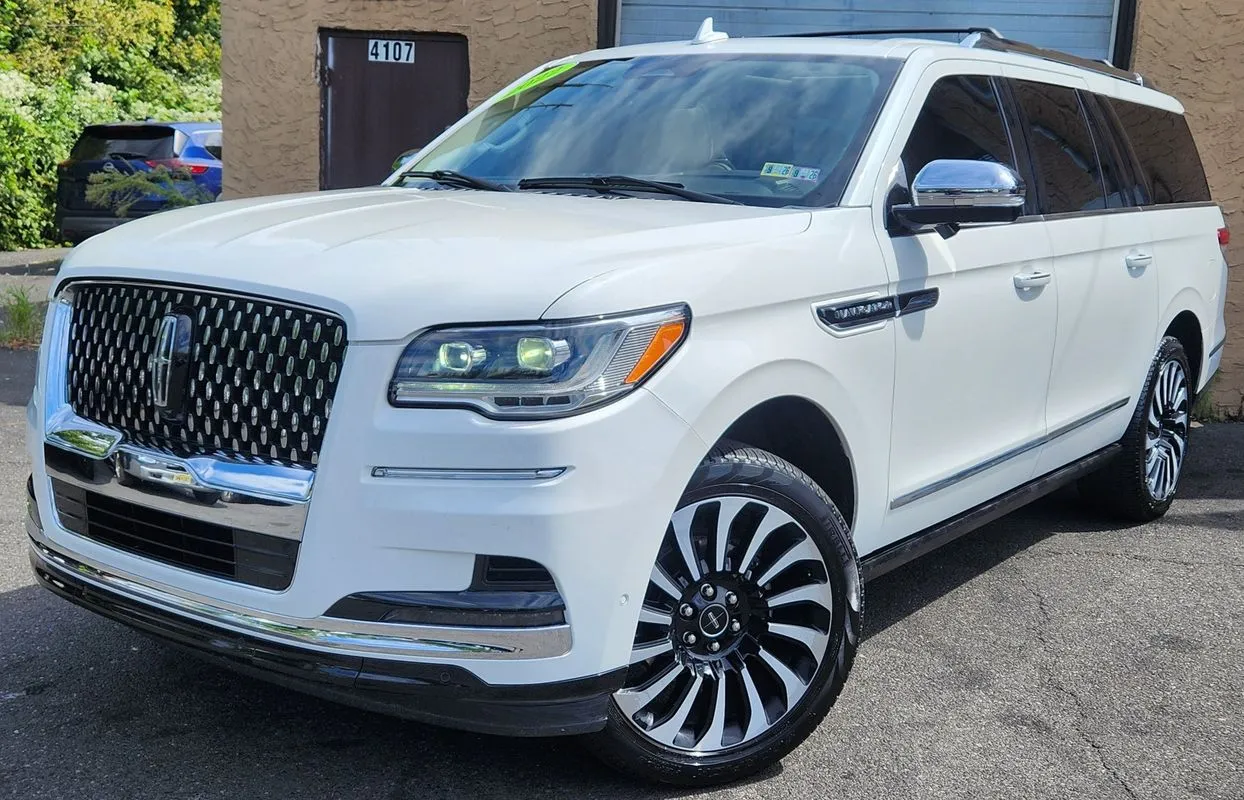 White 2022 Lincoln Navigator Black Label L for sale in Philadelphia, PA