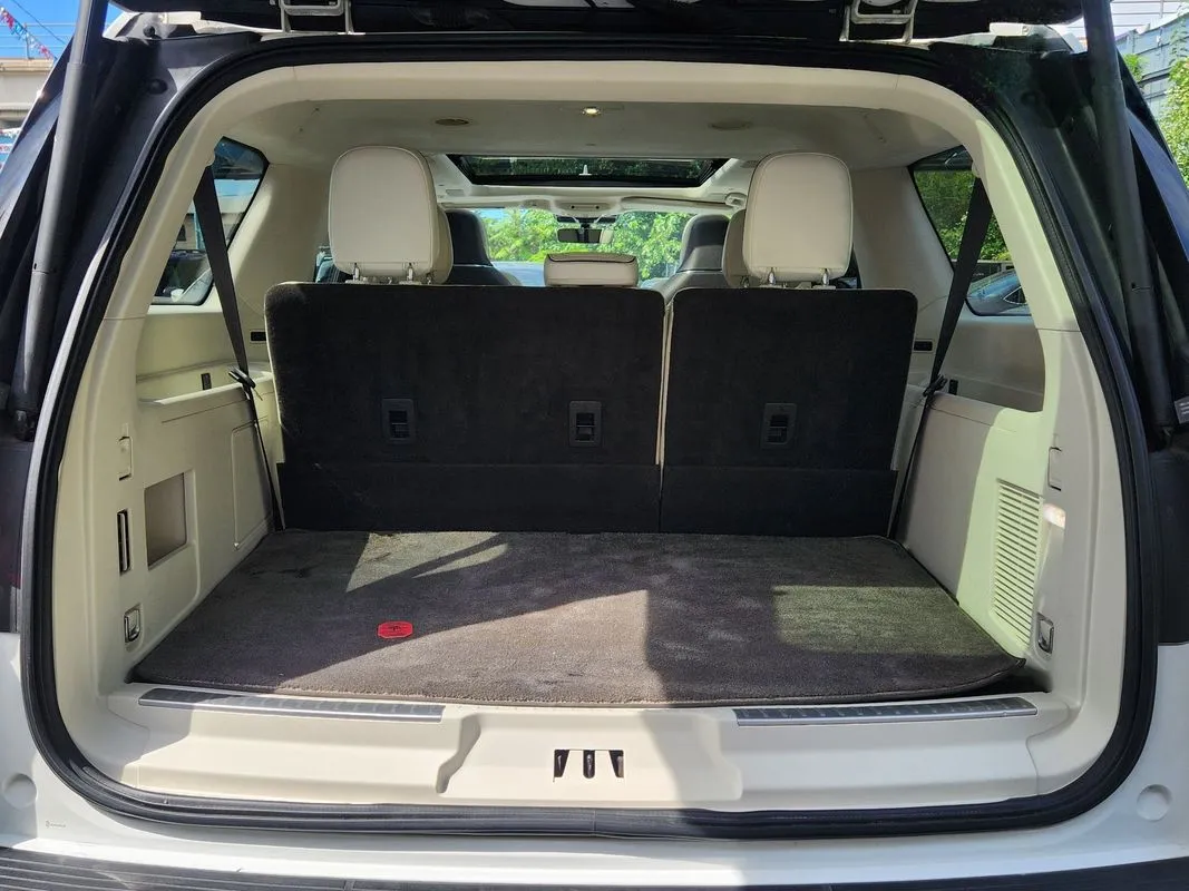 Lincoln Navigator photo 15