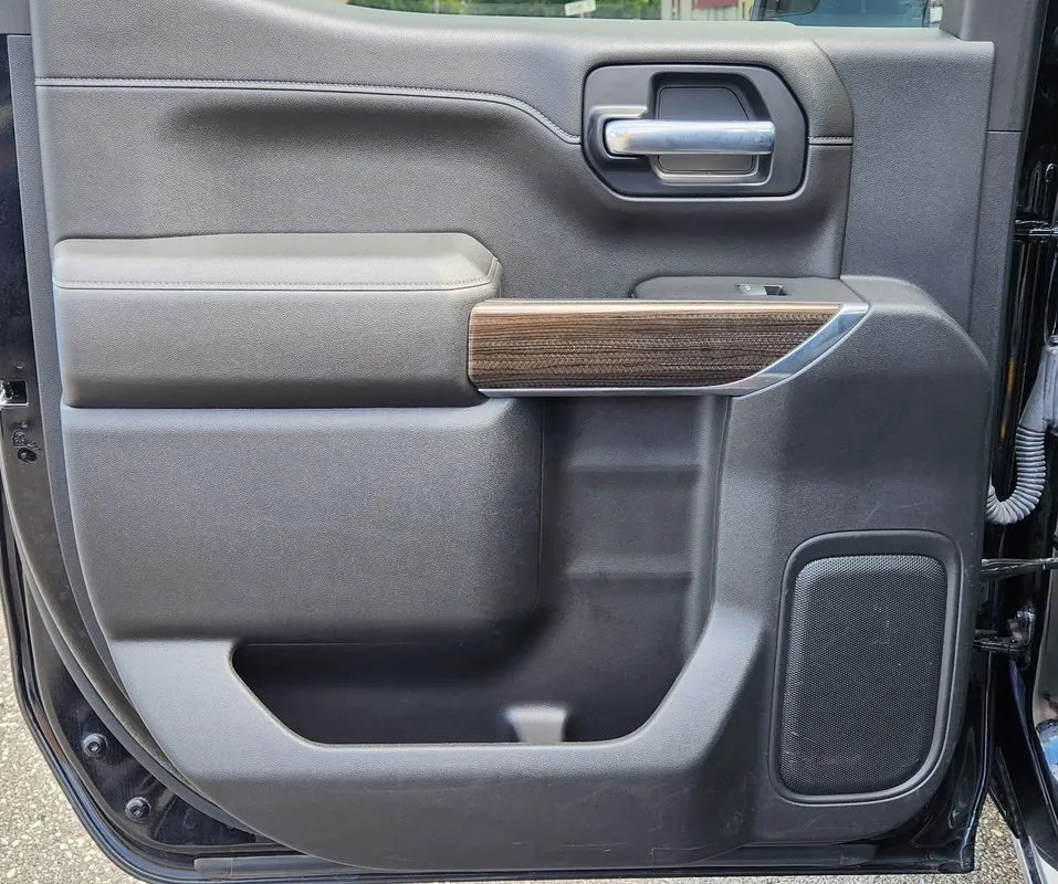 Chevrolet Silverado photo 12