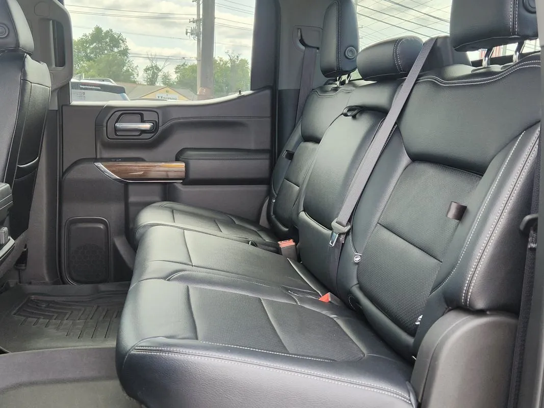 Chevrolet Silverado photo 13
