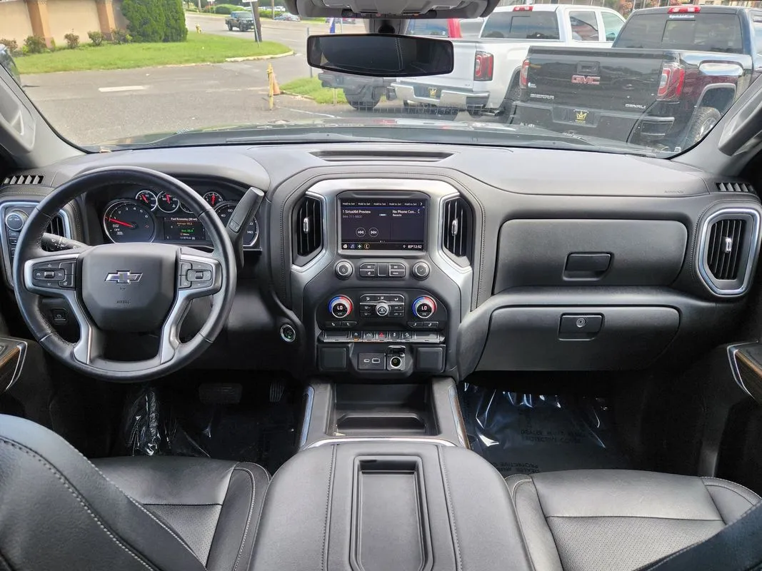 Chevrolet Silverado photo 14