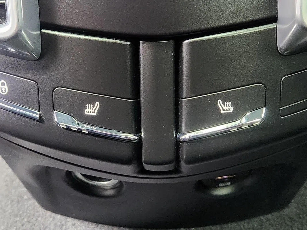 Porsche Cayenne photo 16