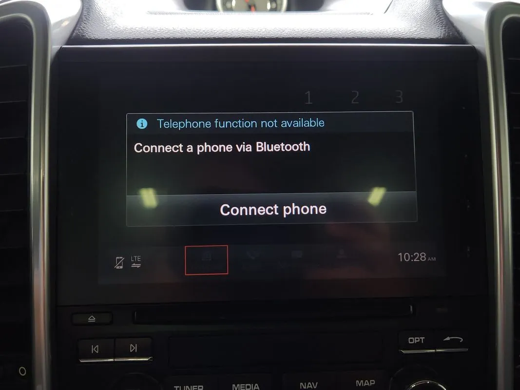 Porsche Cayenne photo 24