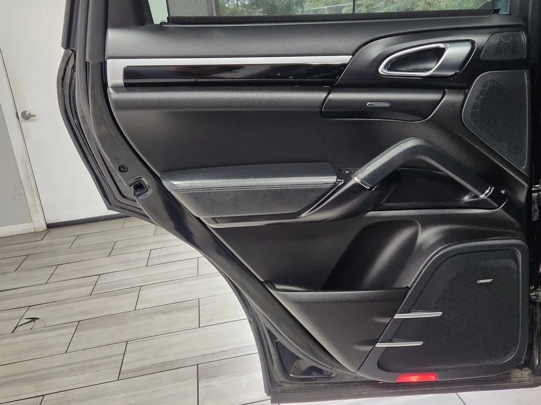 Porsche Cayenne photo 12