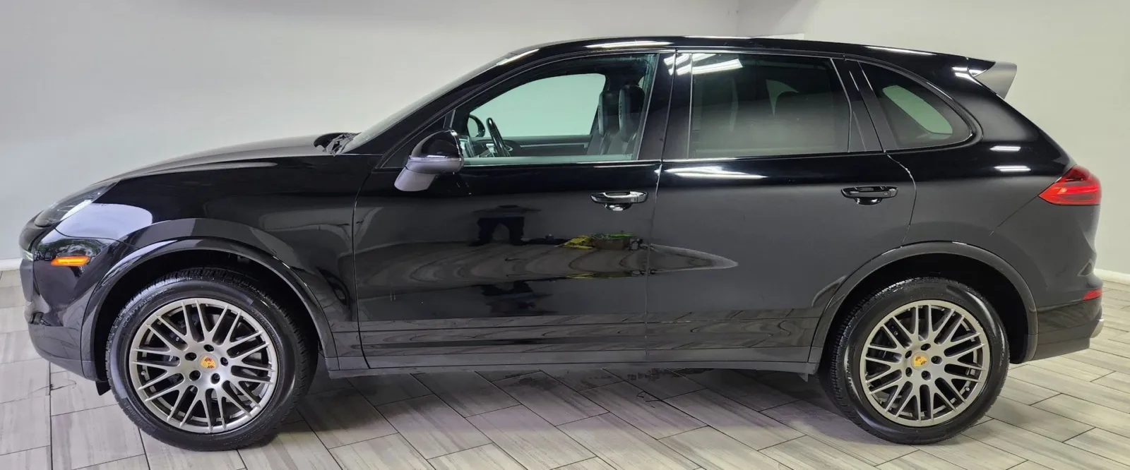 Porsche Cayenne photo 2