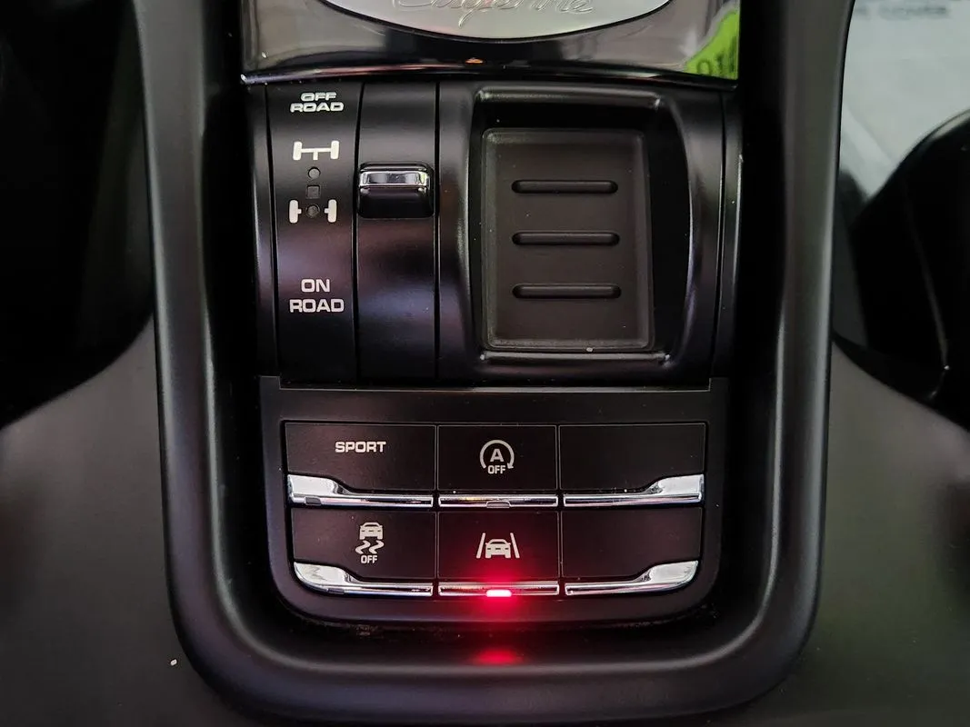 Porsche Cayenne photo 29