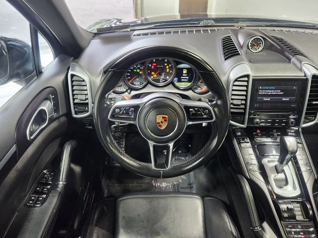 Porsche Cayenne photo 18