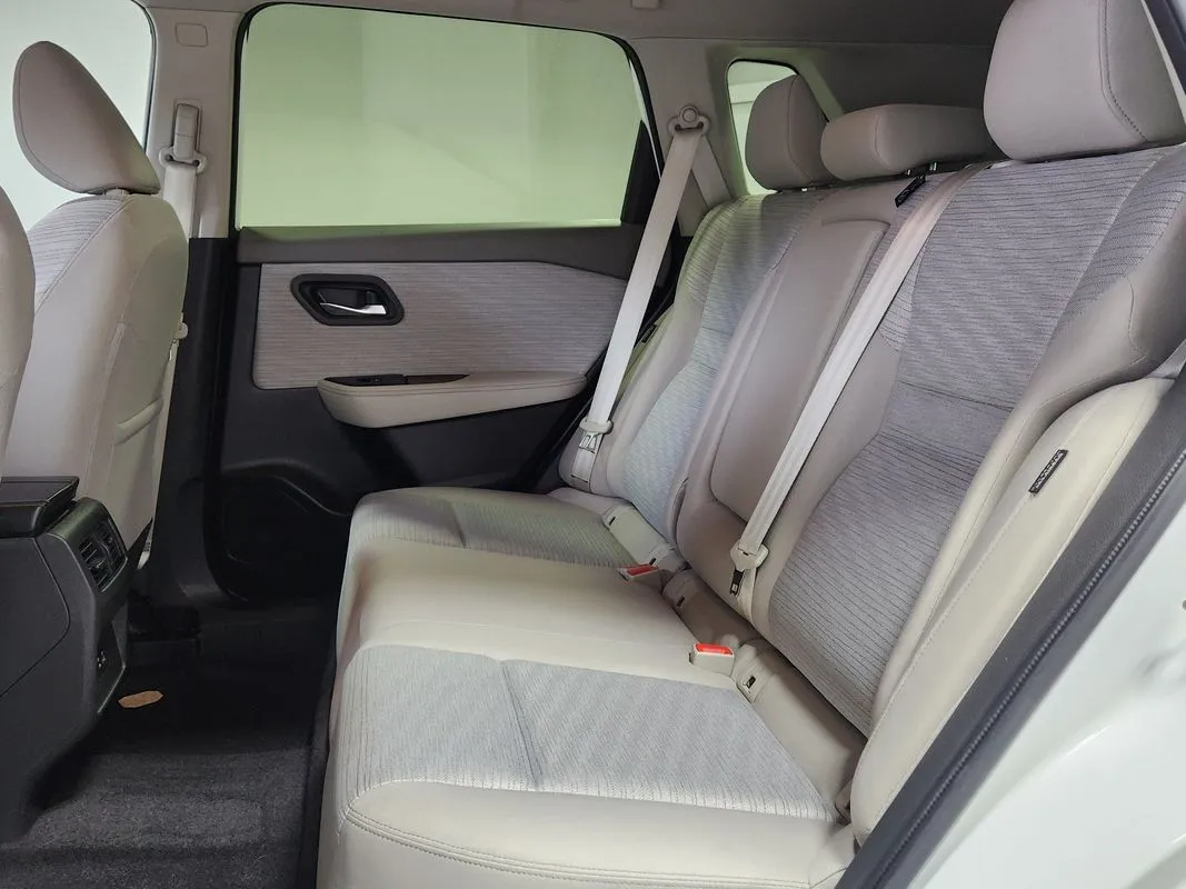 Nissan Rogue photo 13