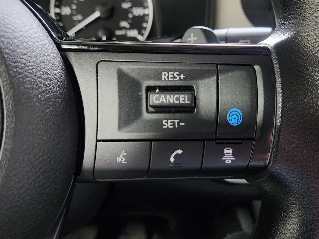Nissan Rogue photo 17