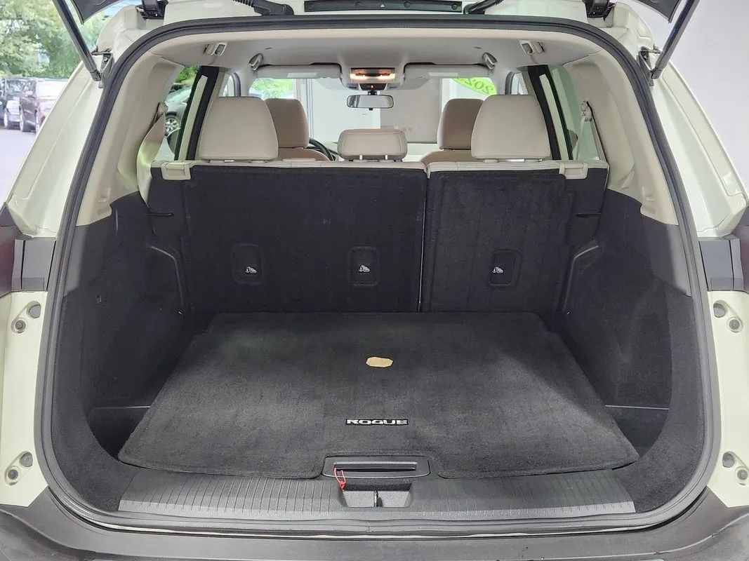 Nissan Rogue photo 14