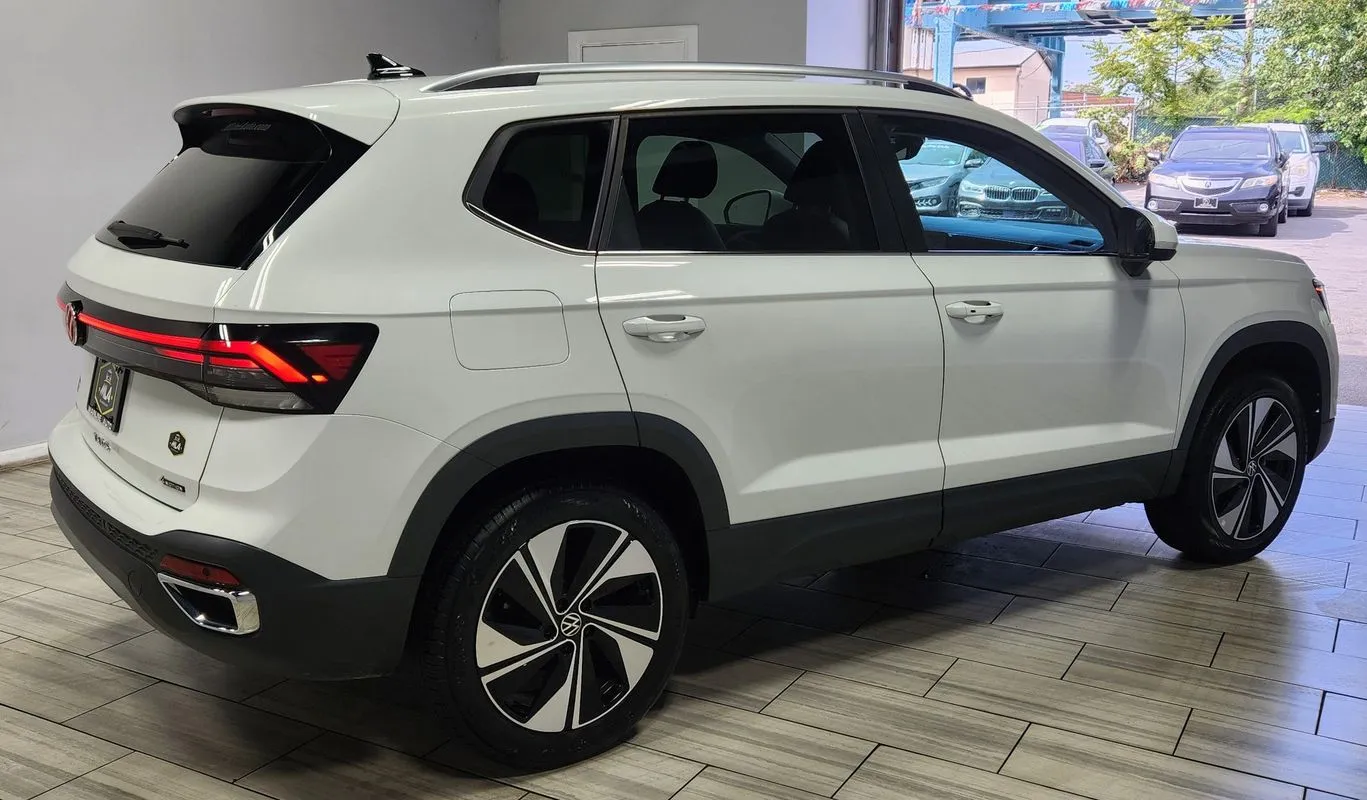 More photos of 2025 Volkswagen Taos 1.5T SE at Torresdale Ave, PA