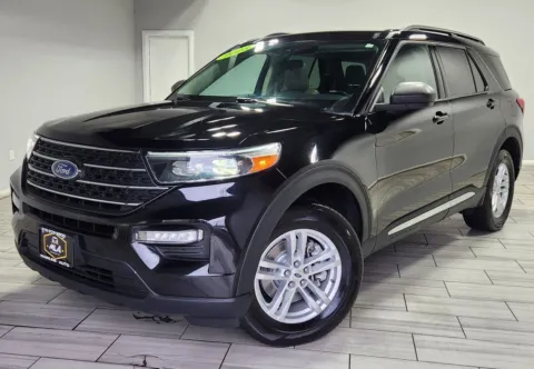 Black 2023 Ford Explorer XLT for sale in Philadelphia, PA