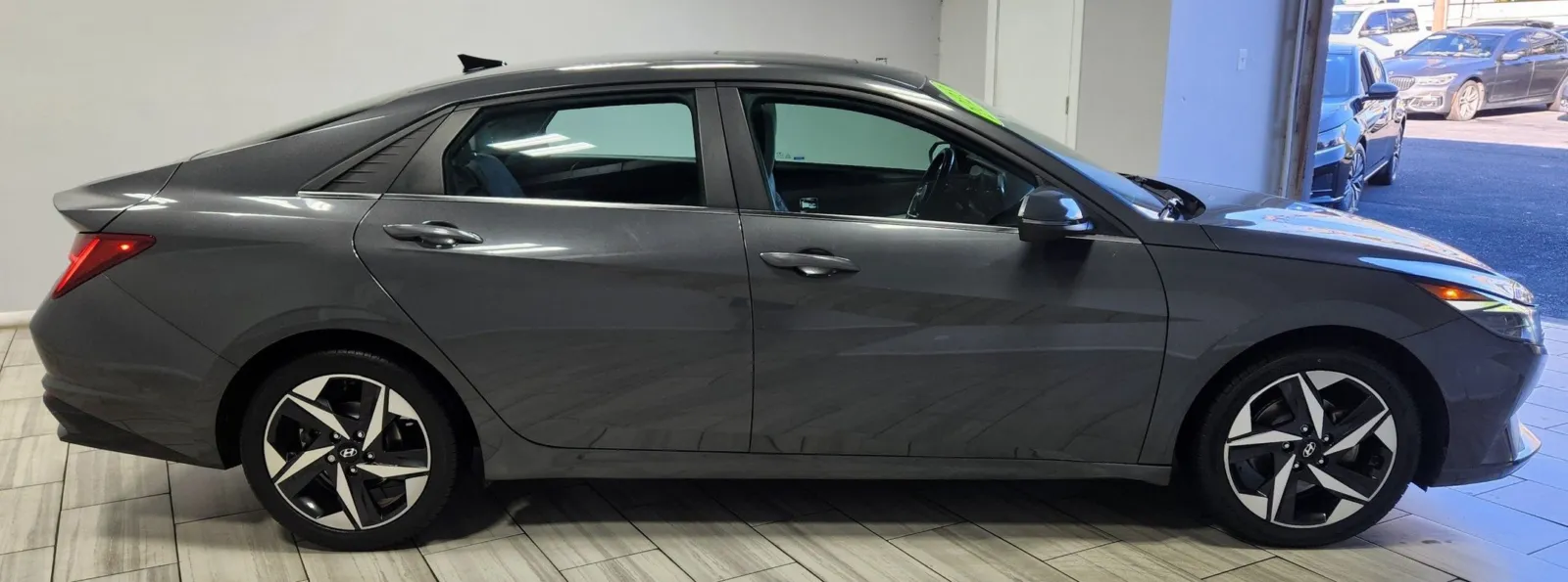 Hyundai Elantra photo 6