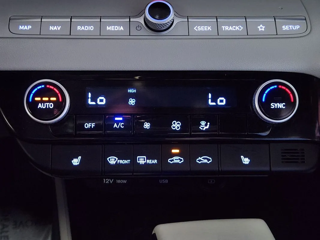 Hyundai Elantra photo 23