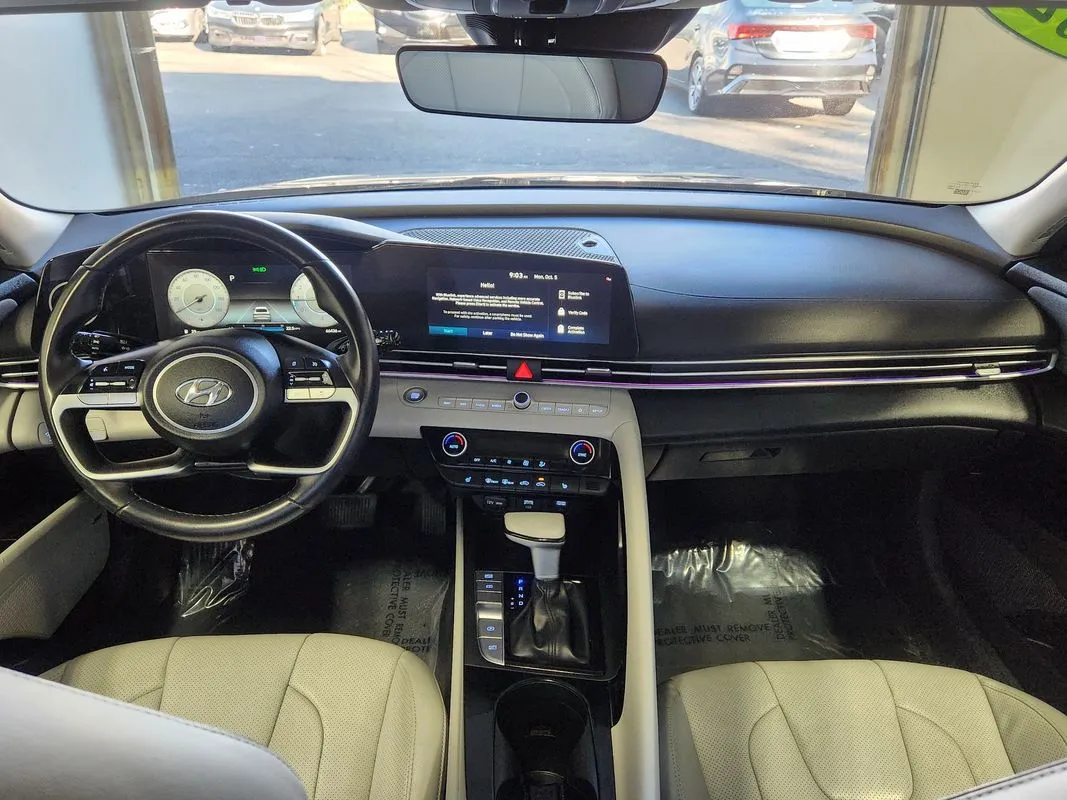 Hyundai Elantra photo 16