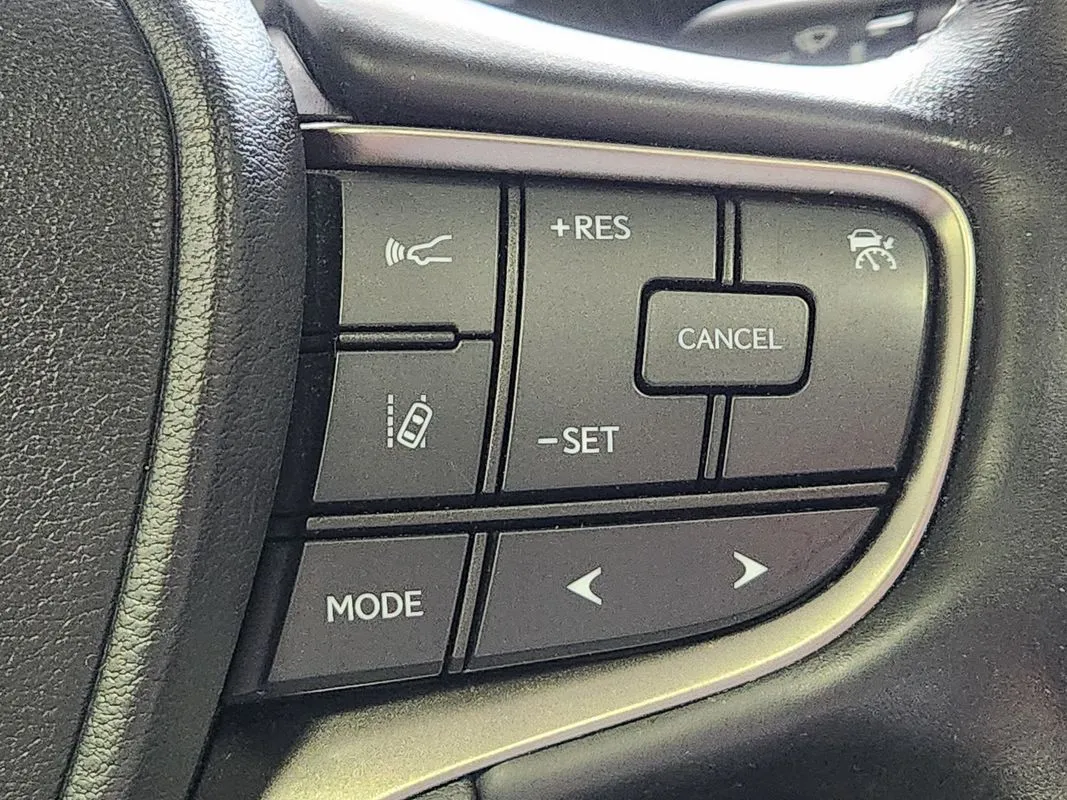 Lexus UX photo 23