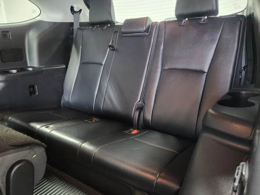 Toyota Highlander photo 14