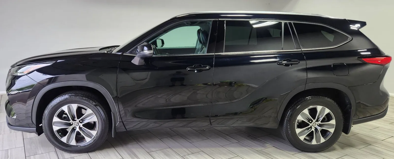 Photos of 2021 Toyota Highlander XLE for sale in Philadelphia, PA at Torresdale Ave
