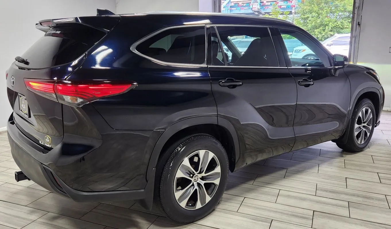 More photos of 2021 Toyota Highlander XLE at Torresdale Ave, PA