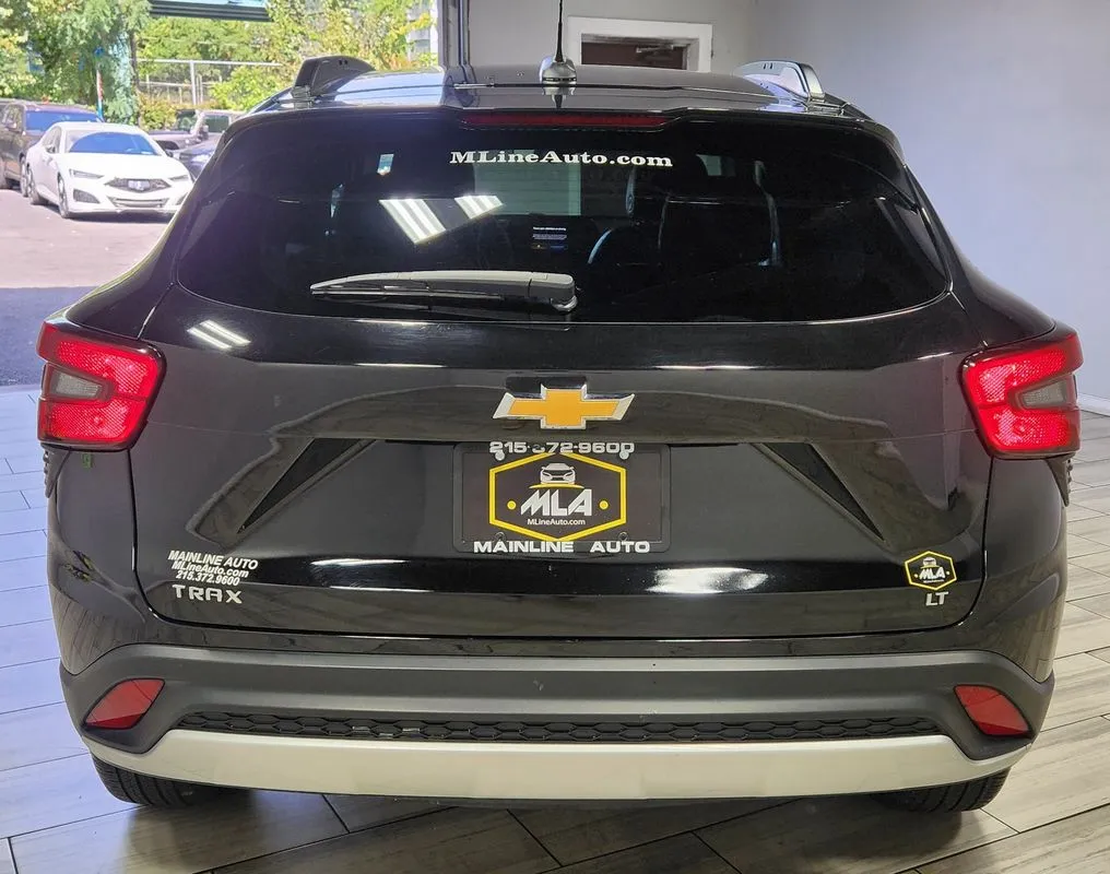 More photos of 2025 Chevrolet Trax FWD LT at Torresdale Ave, PA