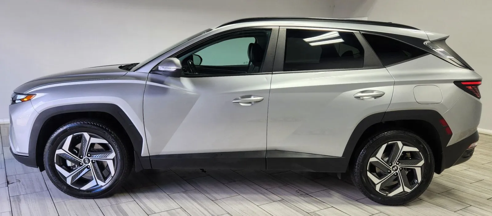 Photos of 2023 Hyundai Tucson SEL for sale in Philadelphia, PA at Torresdale Ave