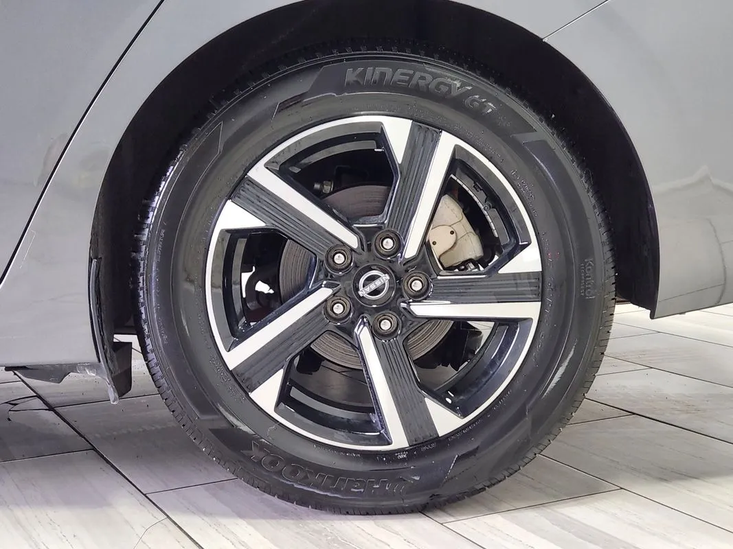 Nissan Sentra photo 9