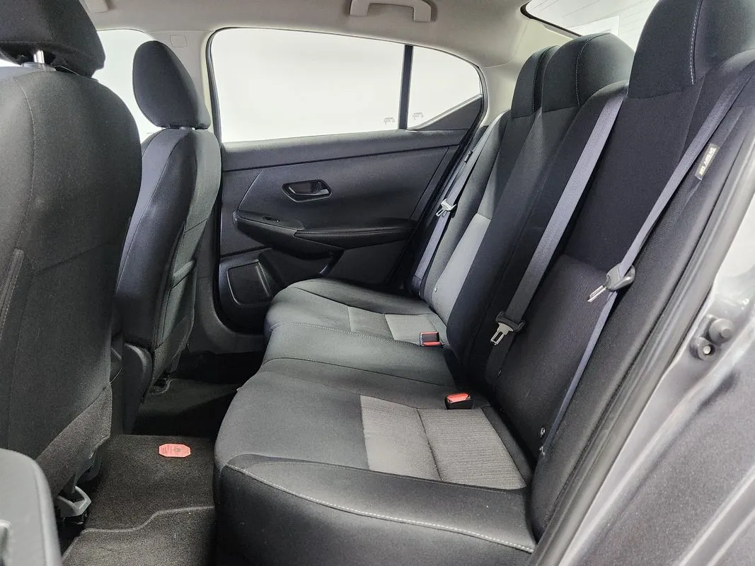 Nissan Sentra photo 13