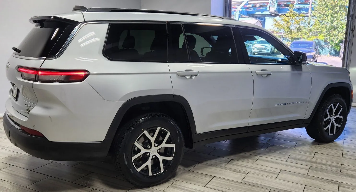 More photos of 2024 Jeep Grand Cherokee L Limited 4x4 at Torresdale Ave, PA