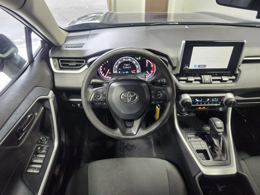 Toyota RAV4 photo 16