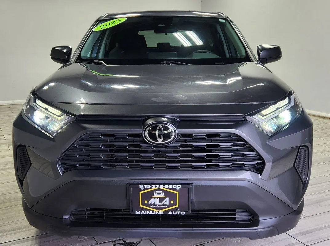 Toyota RAV4 photo 8