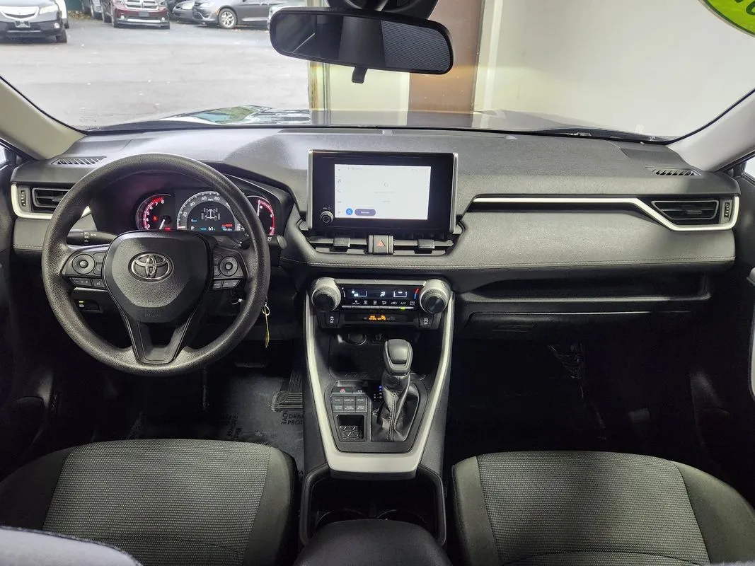 Toyota RAV4 photo 15