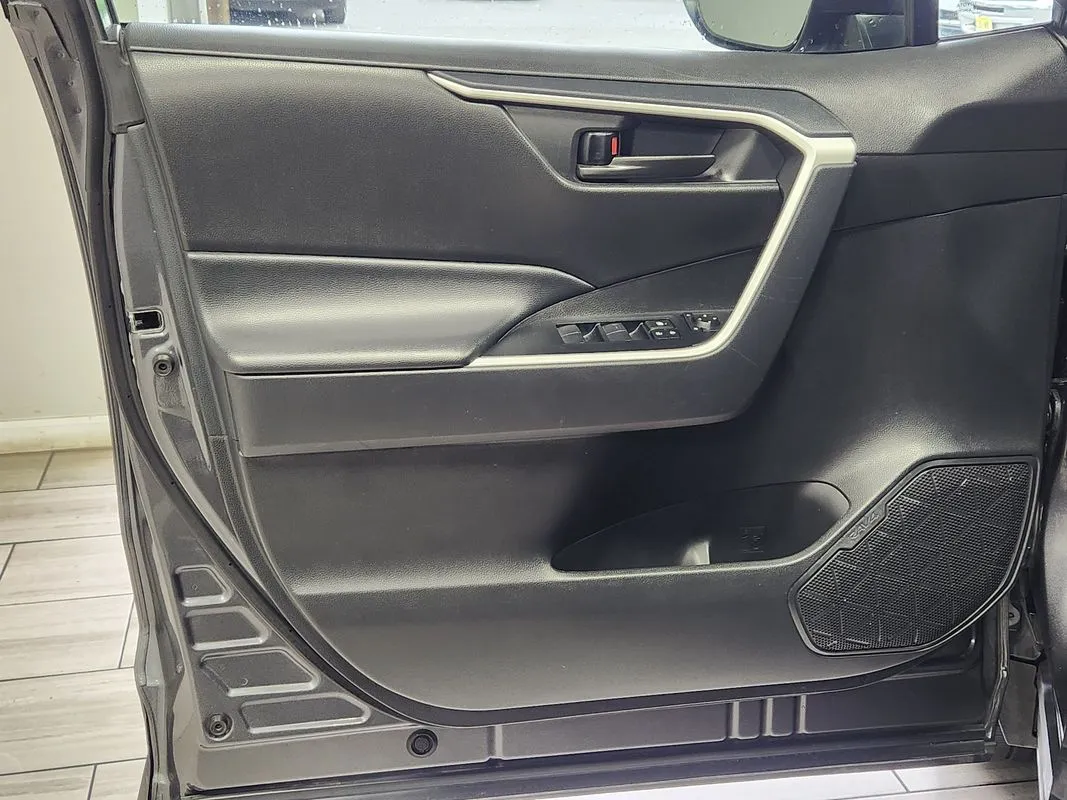 Toyota RAV4 photo 10