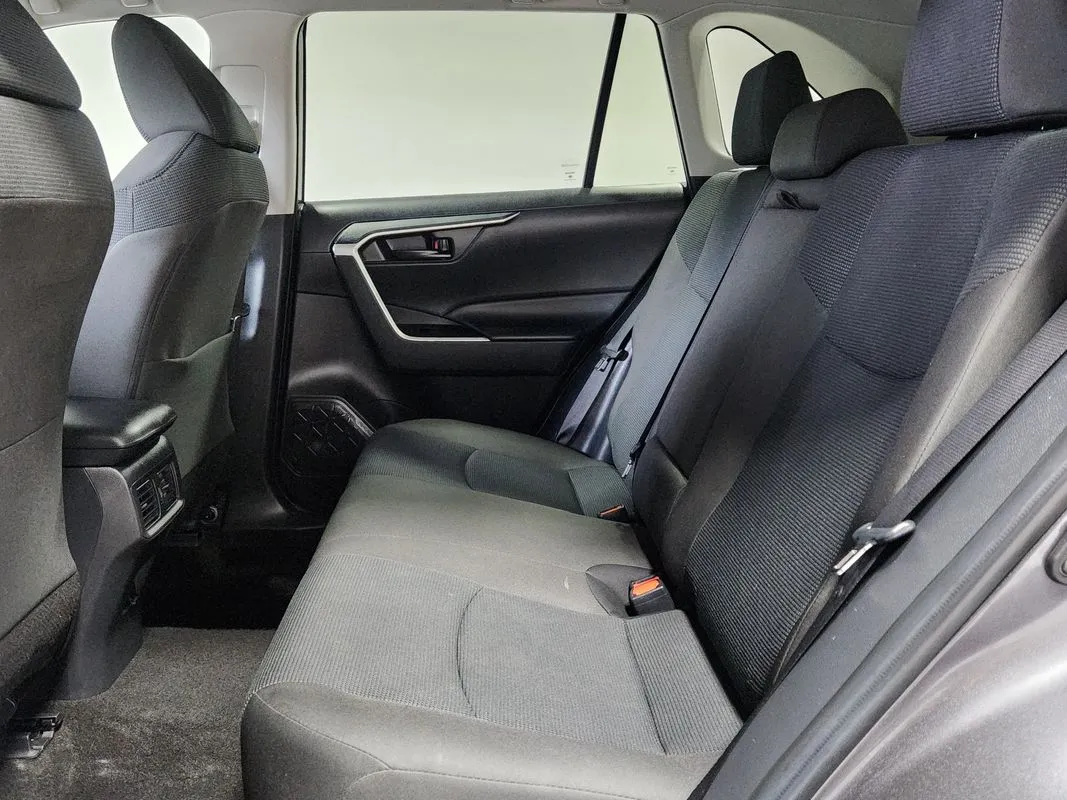 Toyota RAV4 photo 13