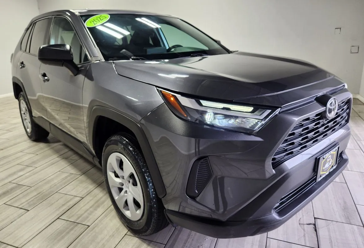 Toyota RAV4 photo 7