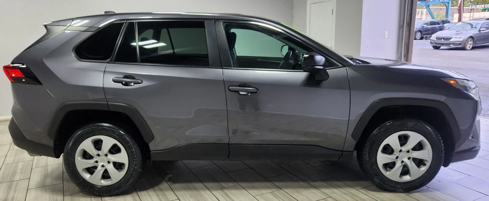 Toyota RAV4 photo 6