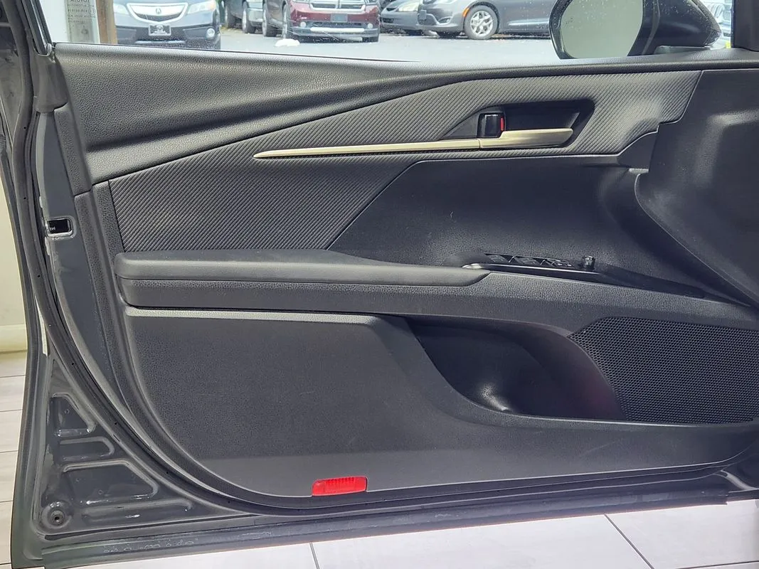 Toyota Camry photo 10