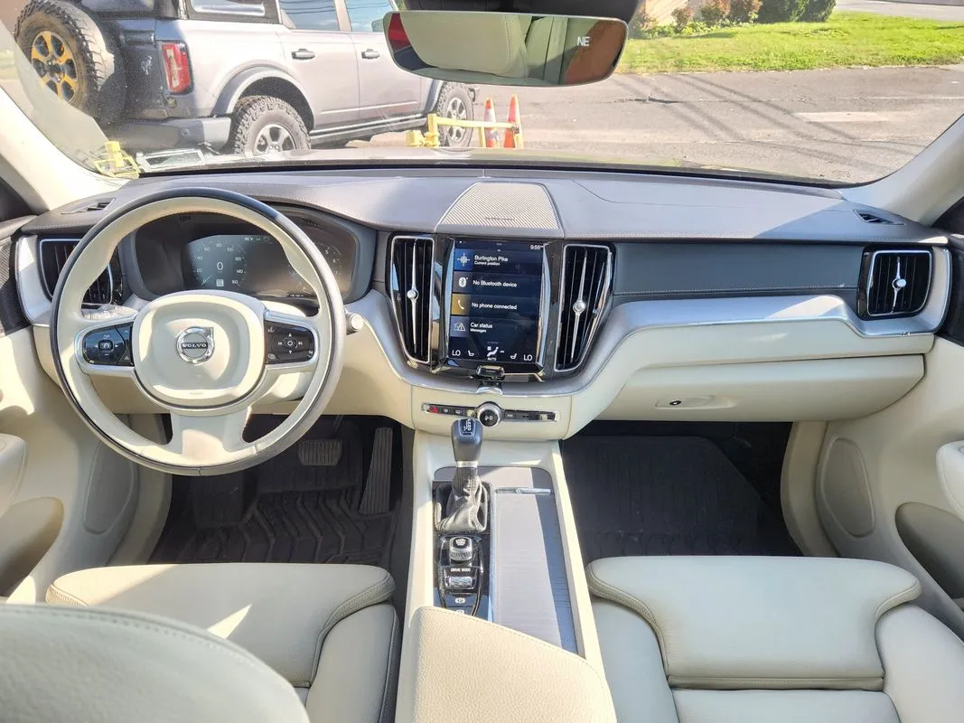 Volvo XC60 photo 17