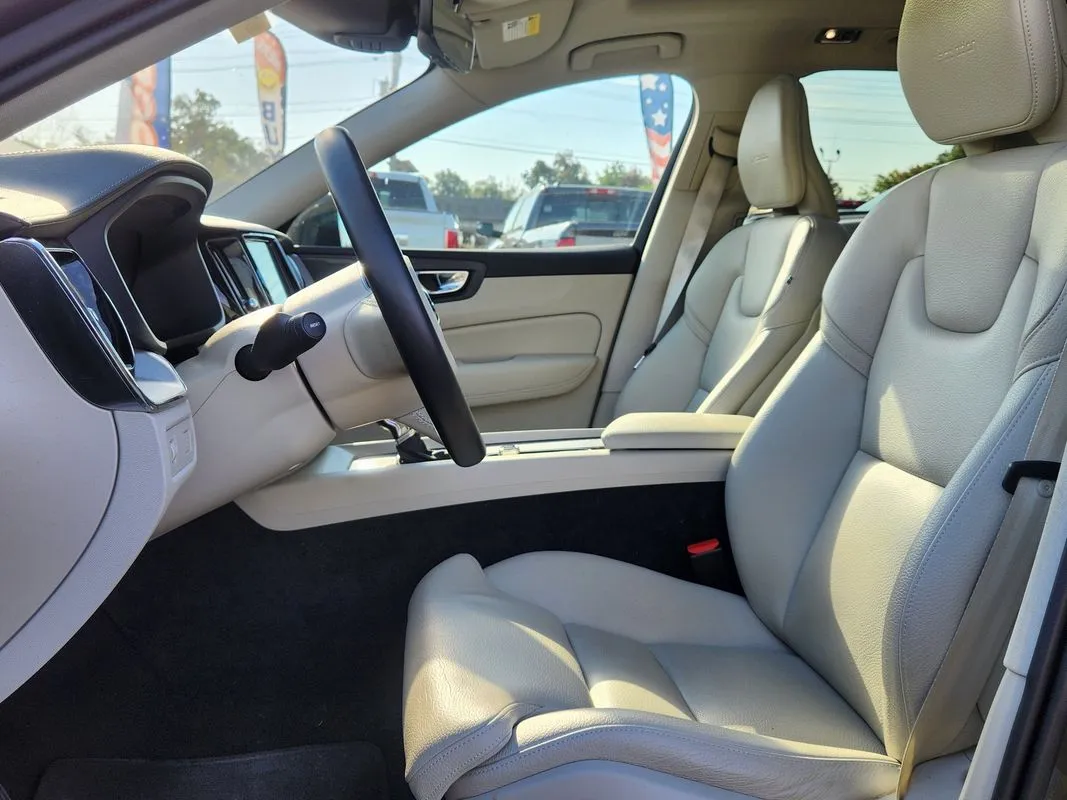 Volvo XC60 photo 12