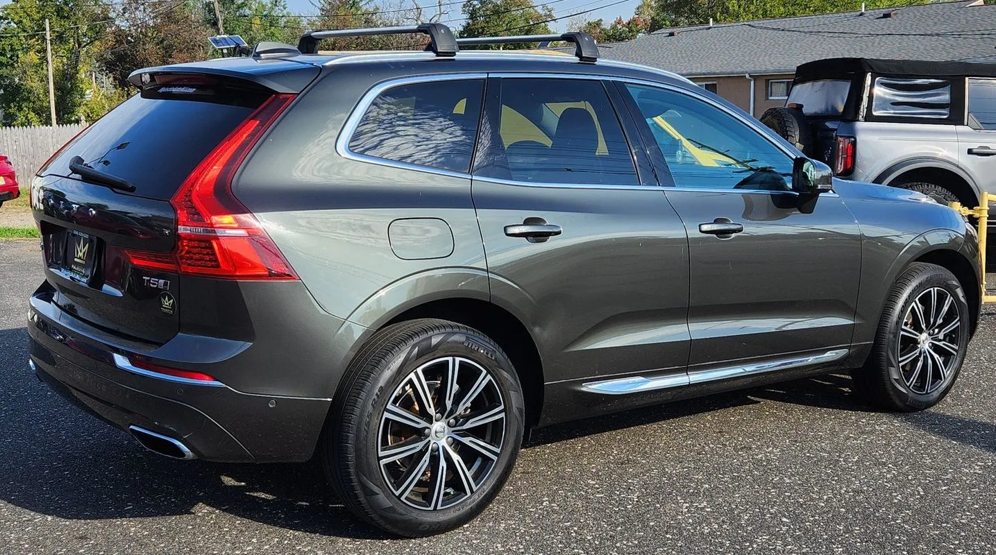 More photos of 2019 Volvo XC60 T5 Inscription at Torresdale Ave, PA