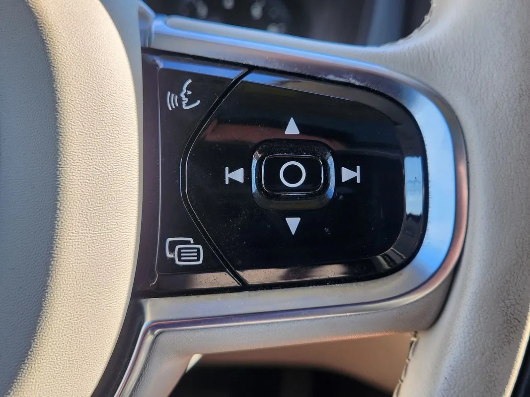 Volvo XC60 photo 19
