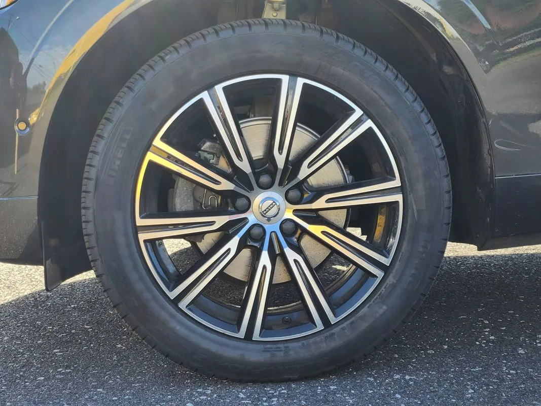 Volvo XC60 photo 9