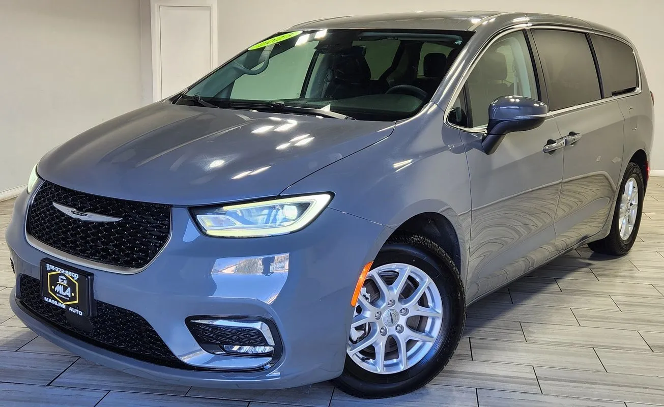 Gray 2023 Chrysler Pacifica Touring L for sale in Philadelphia, PA